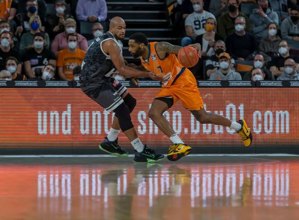 不仅仅是场 不仅仅是场